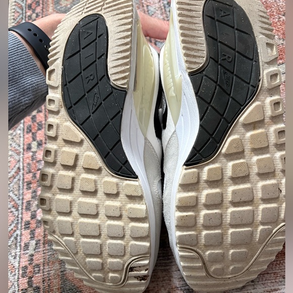 Nike Air Max SYSTM women's athletic shoes in white and photon dust - Picture 6 of 7